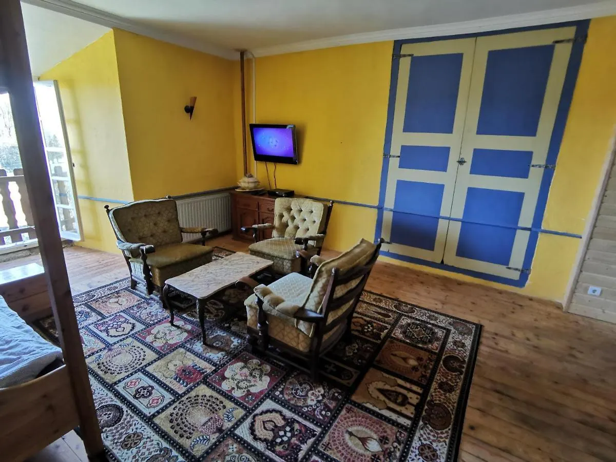 Chateau De Montegut Hotel 0*, Montegut (Hautes-Pyrenees) France